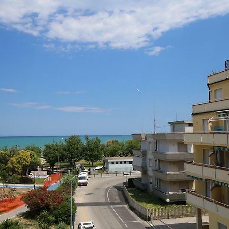 Holiday House Alba Alba Adriatica Buitenkant foto